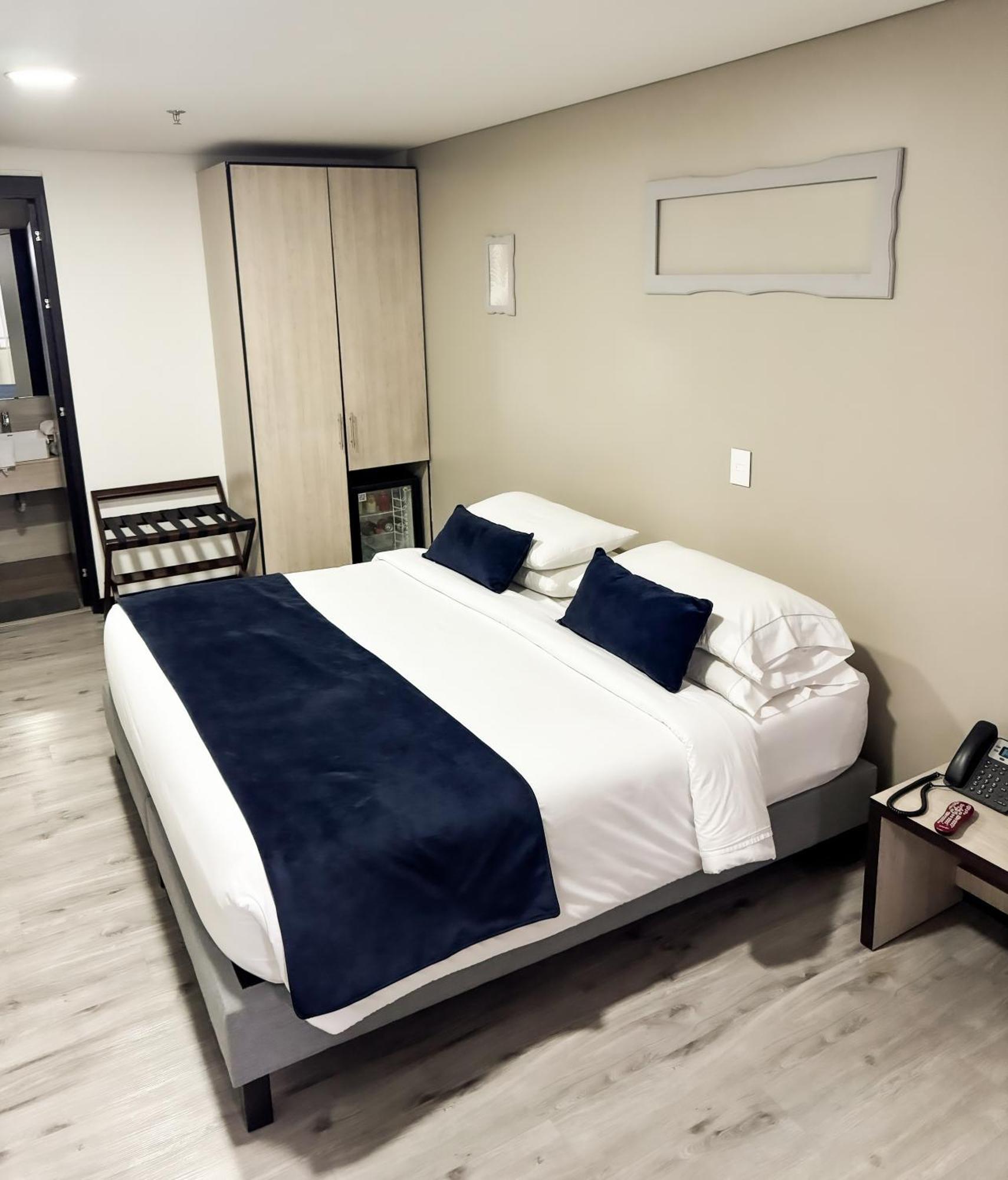Hotel Wlh Silver Corferias Богота Экстерьер фото