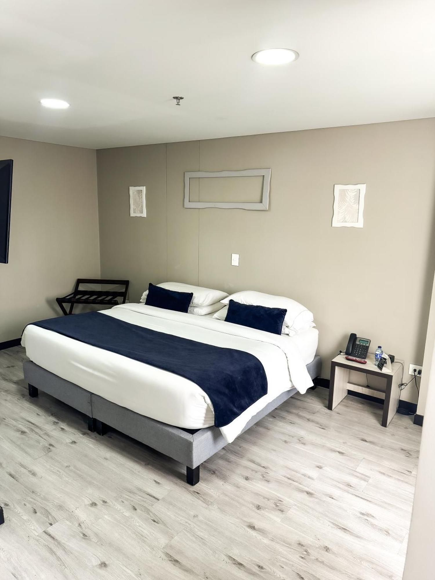 Hotel Wlh Silver Corferias Богота Экстерьер фото