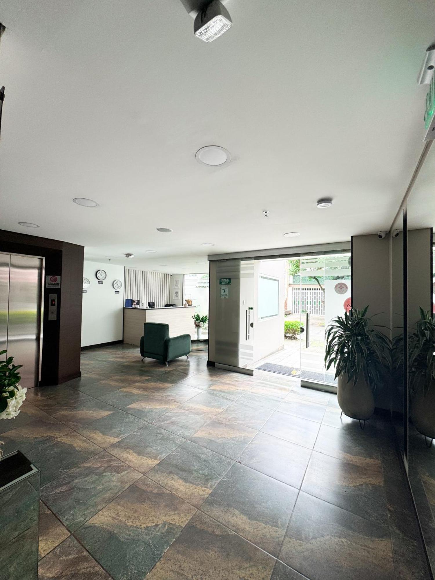 Hotel Wlh Silver Corferias Богота Экстерьер фото